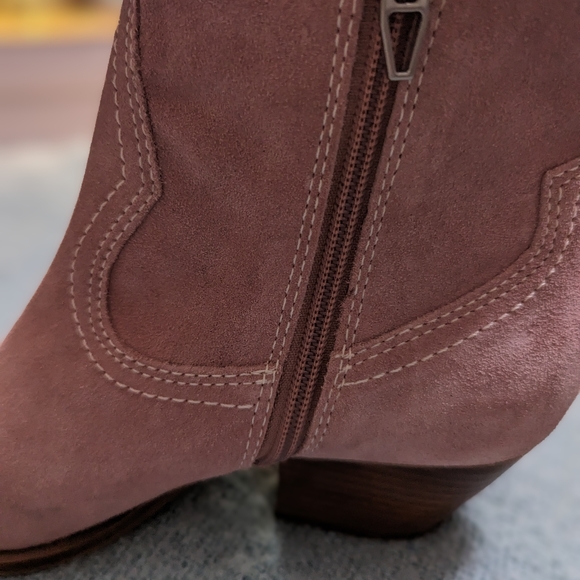 NWOT Dolce Vita, Blush Pink, Booties, Size 8 - Picture 3 of 8